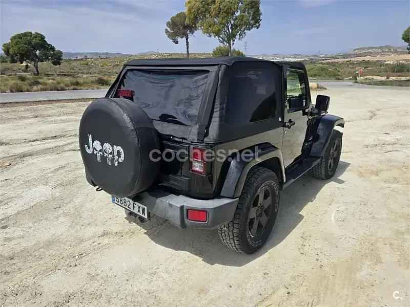 Usado Jeep Wrangler Sahara 177 CV (130 kW) 2007 Negro SUV