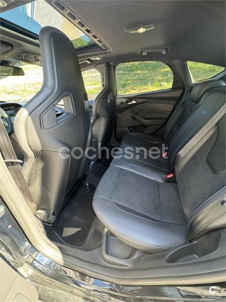Usado Ford Focus RS 350 CV (257 kW) 2016 Negro Berlina