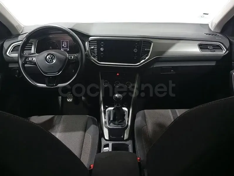 Usado VW T-Roc Advance 116 CV (85 kW) 2022 Gris SUV