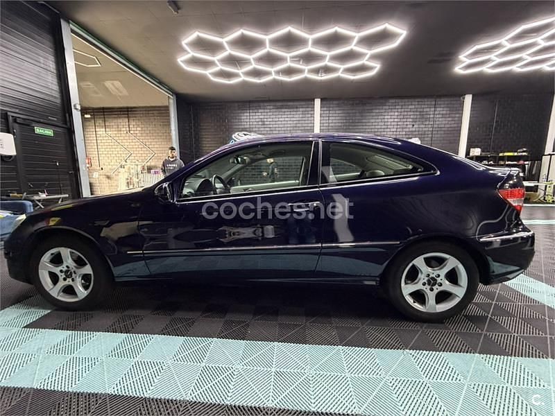 Usado Mercedes CLC180 143 CV (105 kW) 2009 Azul Utilitario