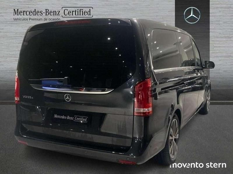 Usado Mercedes V300 Avantgarde 239 CV (175 kW) 2019 Gris Monovolumen