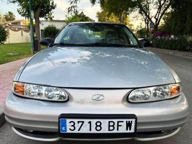 Usado Chevrolet Alero 177 CV (130 kW) 2001 Gris Berlina