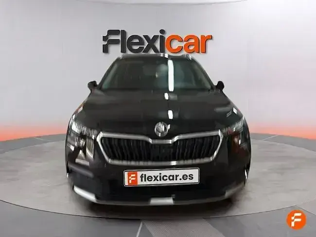 Usado Skoda Kamiq Ambition 110 CV (80 kW) 2021 Negro SUV