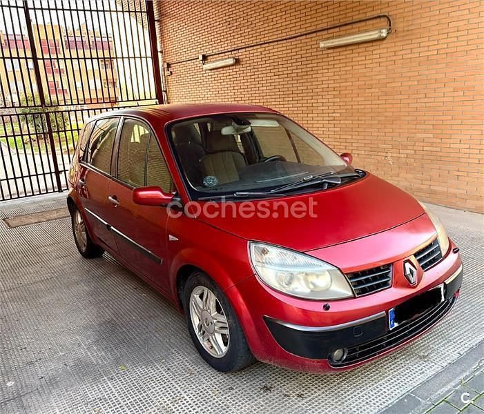 Usado Renault Scénic II Dynamique 130 CV (95 kW) 2007 Rojo Monovolumen