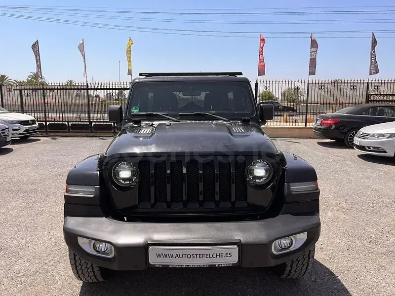 Usado Jeep Wrangler Unlimited Sahara 200 CV (147 kW) 2019 Negro SUV