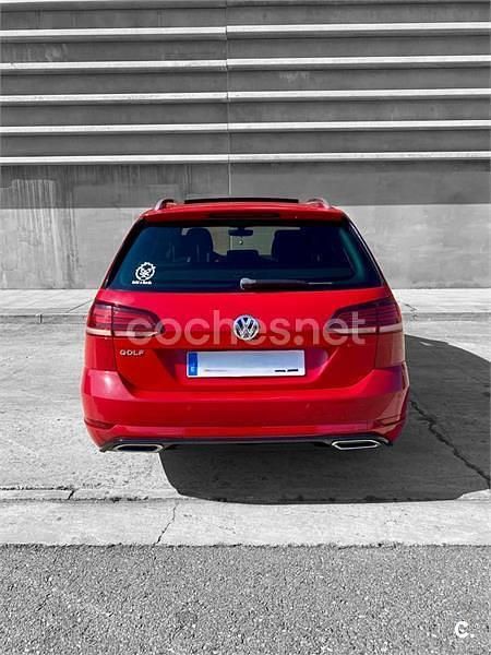 Usado VW Golf VII Sportline 150 CV (110 kW) 2018 Rojo Familiar