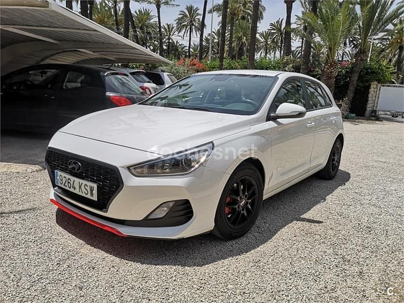 Blanco Usado 2019 Hyundai i30 Berlina | 13.700 € (Buen precio) - Imagen 1/4