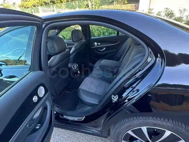 Begagnad Mercedes E300 320 HK (235 kW) 2021 Svart Sedan