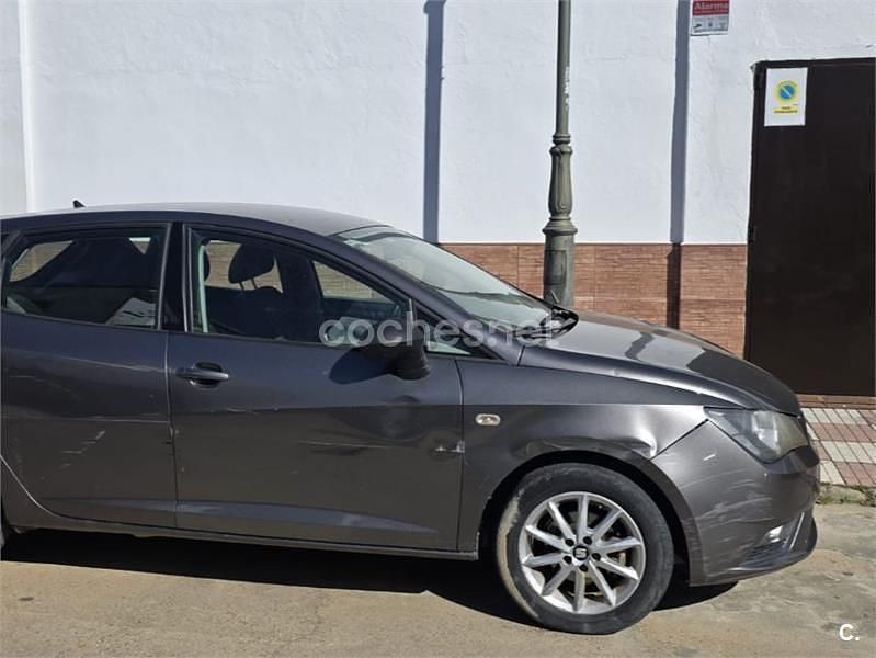 Usado Seat Ibiza Style 90 CV (66 kW) 2017 Gris / plata Berlina