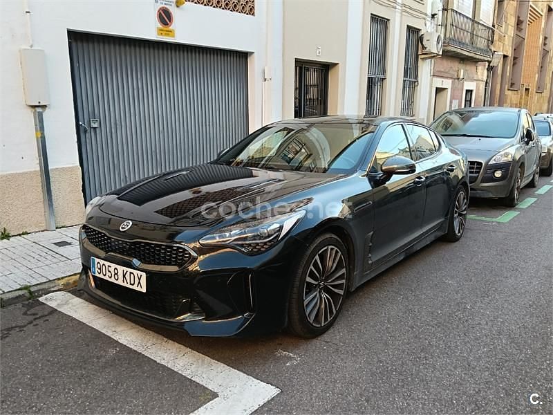 Usado Kia Stinger GT-Line 200 CV (147 kW) 2017 Negro Utilitario