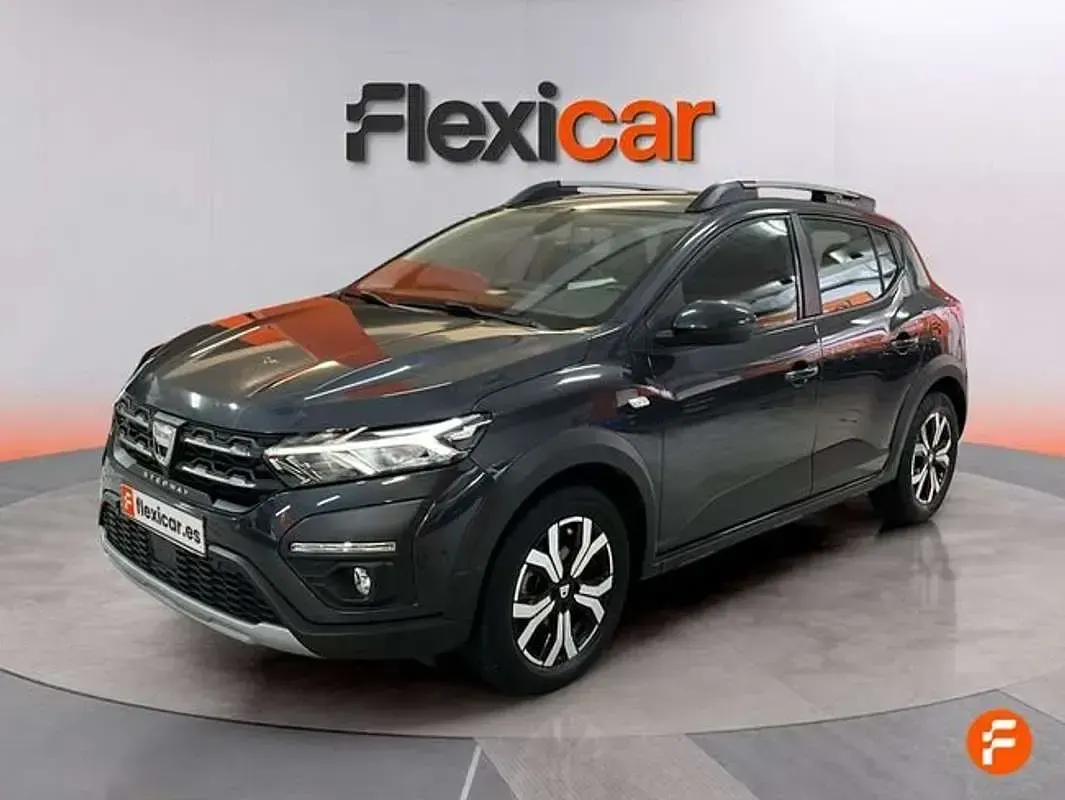 Usado Dacia Sandero Comfort 91 CV (66 kW) 2021 Negro Utilitario