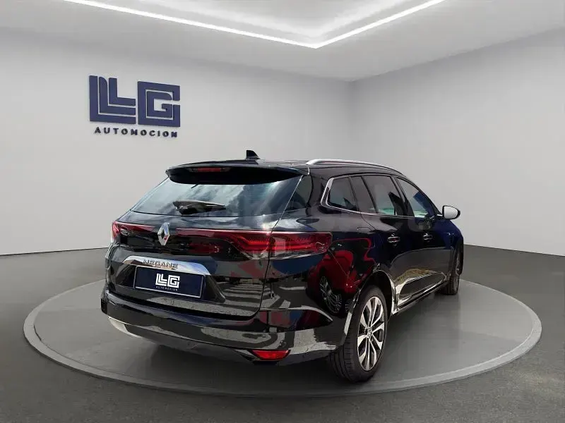 Usado Renault Mégane GrandTour Zen 140 CV (102 kW) 2023 Negro Familiar