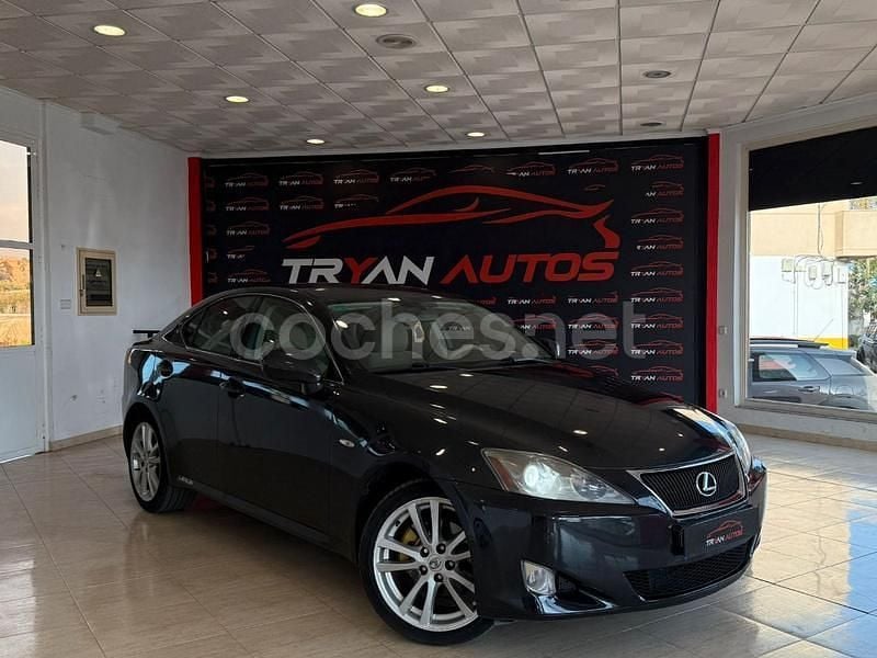 Gris / plata Usado 2008 Lexus IS220d Sport Line Berlina | 4699 € (Buen precio) - Imagen 1/4