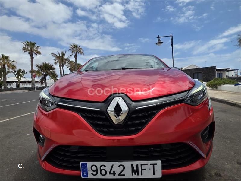 Begagnad Renault Clio V Evolution 90 HK (66 kW) 2023 Röd Sedan