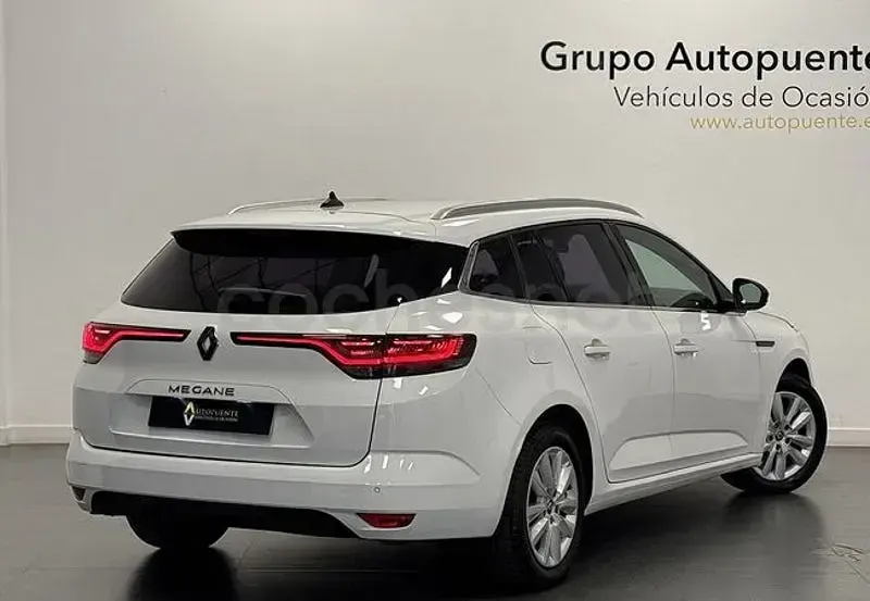 Usado Renault Mégane GrandTour Equilibre 115 CV (84 kW) 2023 Blanco Familiar