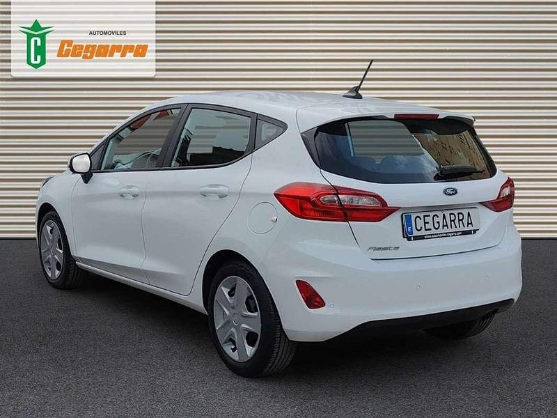 Usado Ford Fiesta Trend 75 CV (55 kW) 2020 Blanco Utilitario