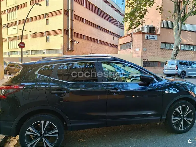 Usado Nissan Qashqai N-Connecta 115 CV (84 kW) 2019 Negro SUV