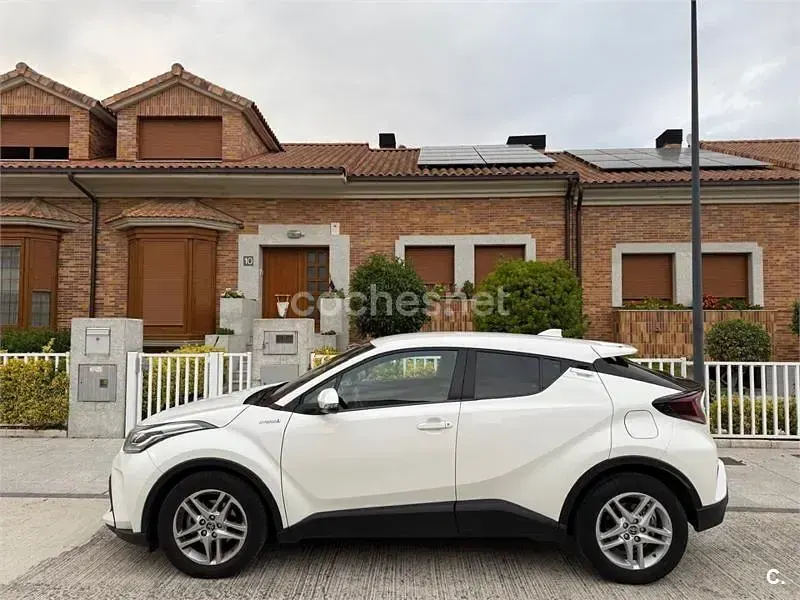 Usado Toyota C-HR Active 122 CV (89 kW) 2021 Blanco SUV