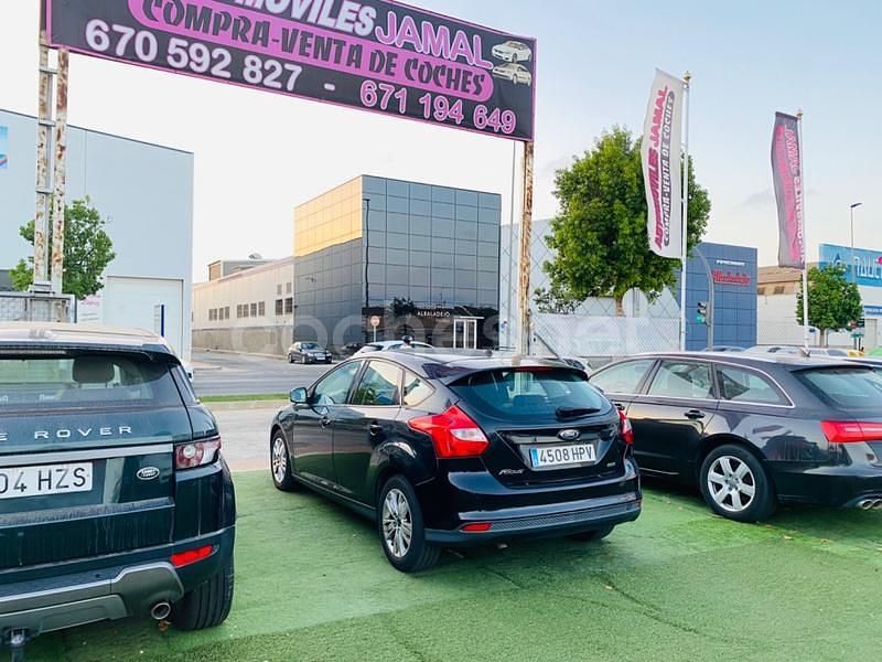 Negro Usado 2012 Ford Focus Trend Berlina | 5999 € (Precio justo) - Imagen 1/4