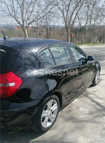 Usado BMW 118 122 CV (89 kW) 2008 Negro Utilitario