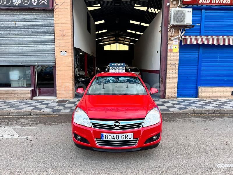 Usado Opel Astra Edition 110 CV (80 kW) 2009 Rojo Berlina