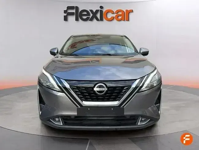 Usado Nissan Qashqai Acenta 190 CV (139 kW) 2024 Gris / plata SUV