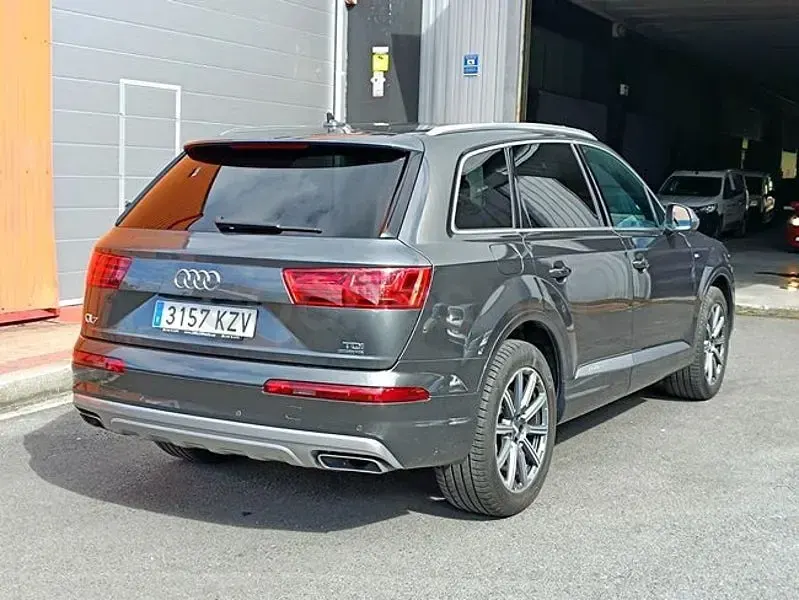 Usado Audi Q7 S-Line 286 CV (210 kW) 2019 Gris / plata SUV