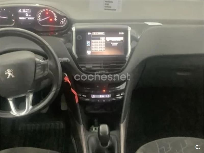 Usado Peugeot 2008 Active 100 CV (73 kW) 2015 Blanco SUV