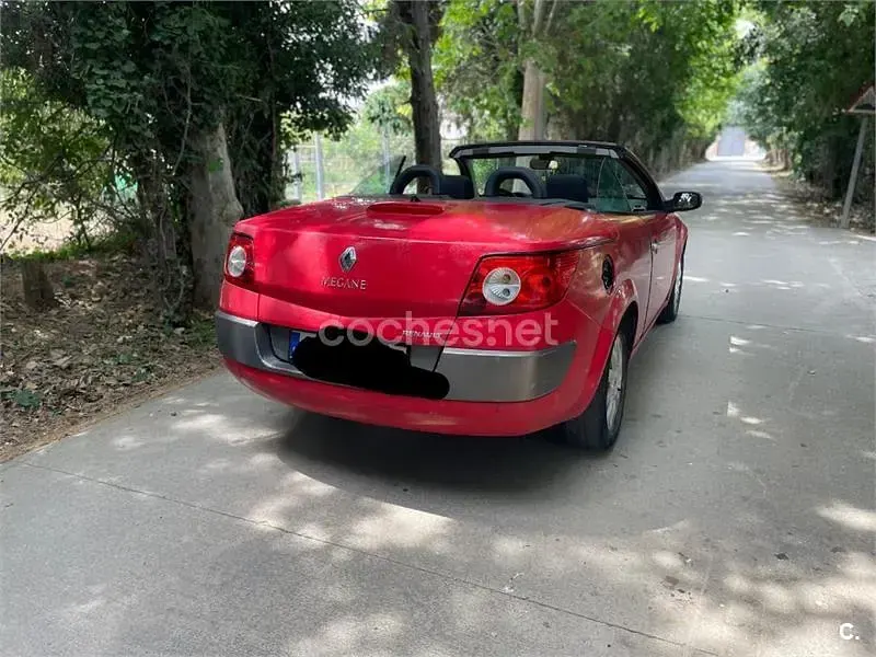 Usado Renault Mégane Cabriolet Extreme 110 CV (80 kW) 2006 Rojo Descapotable