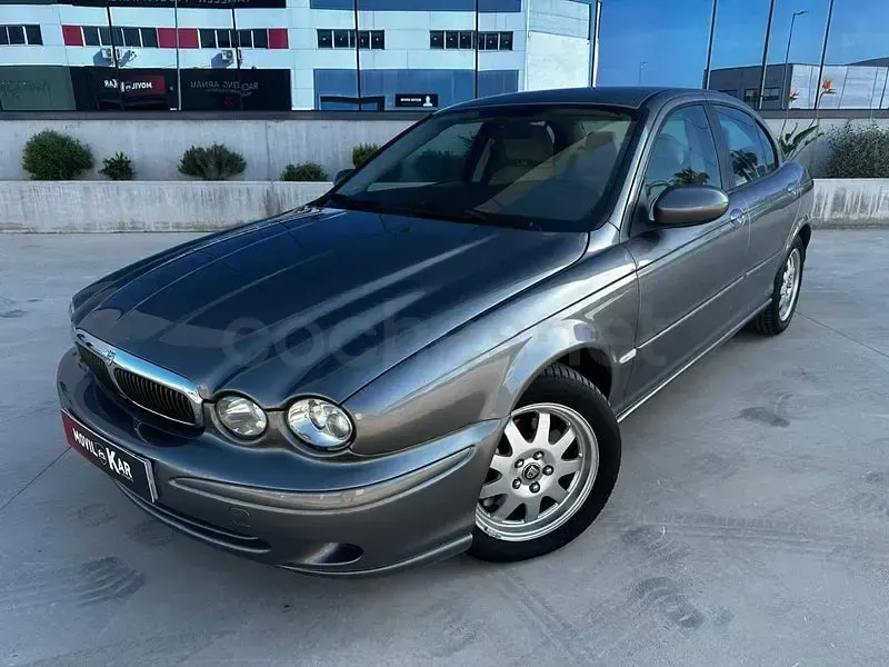 Usado Jaguar X-type Classic 130 CV (95 kW) 2005 Gris / plata Berlina