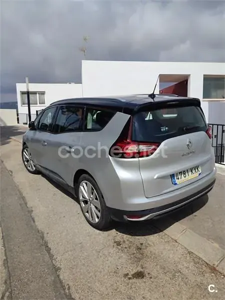 Usado Renault Scénic LIMITED 140 CV (102 kW) 2019 Gris / plata Monovolumen