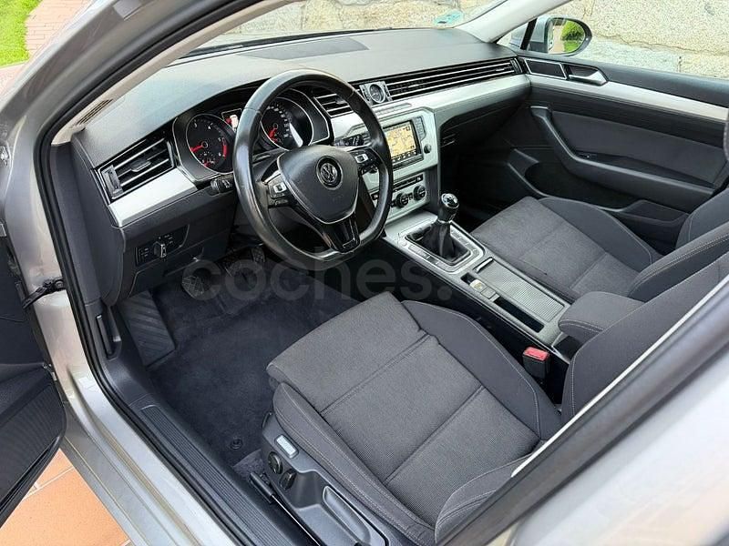 Usado VW Passat Edition 120 CV (88 kW) 2015 Gris / plata Familiar
