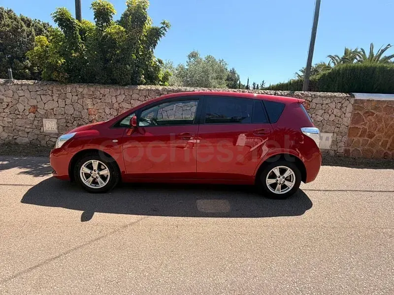 Usado Toyota Verso Active 126 CV (92 kW) 2009 Granate Monovolumen