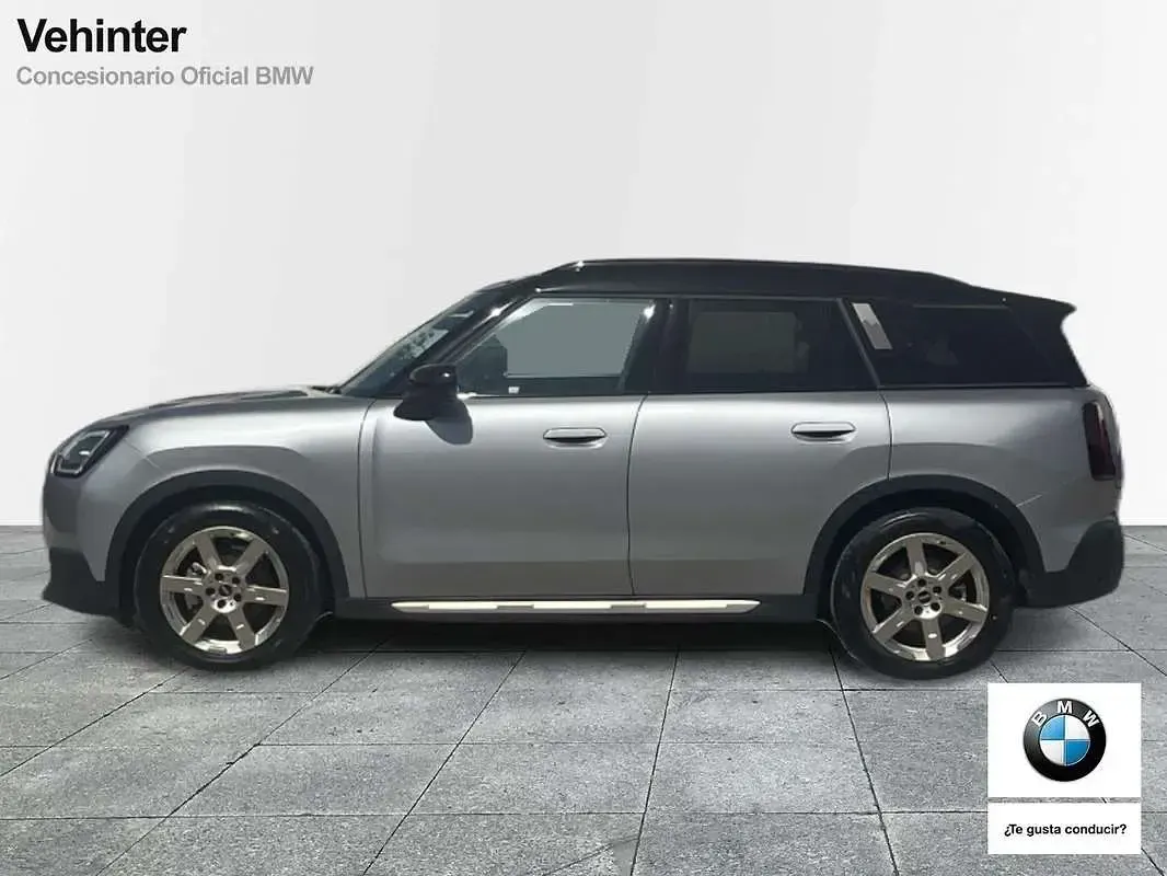 Usado Mini One Countryman Essential 150 kW (204 CV) 2025 Plateado SUV