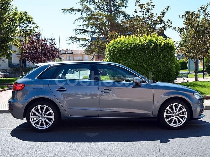 Używany Audi A3 Design 116 KM (85 kW) 2018 Szary Sedan/Limuzyna