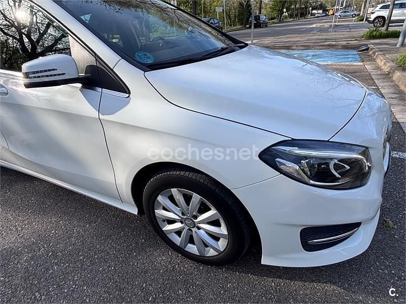 Usado Mercedes B180 109 CV (80 kW) 2015 Blanco Monovolumen