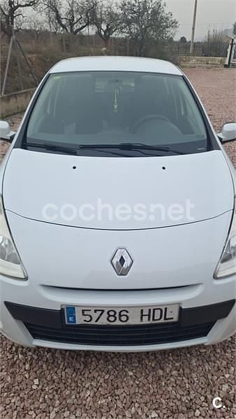 Usado Renault Clio II Business 75 CV (55 kW) 2011 Blanco Berlina