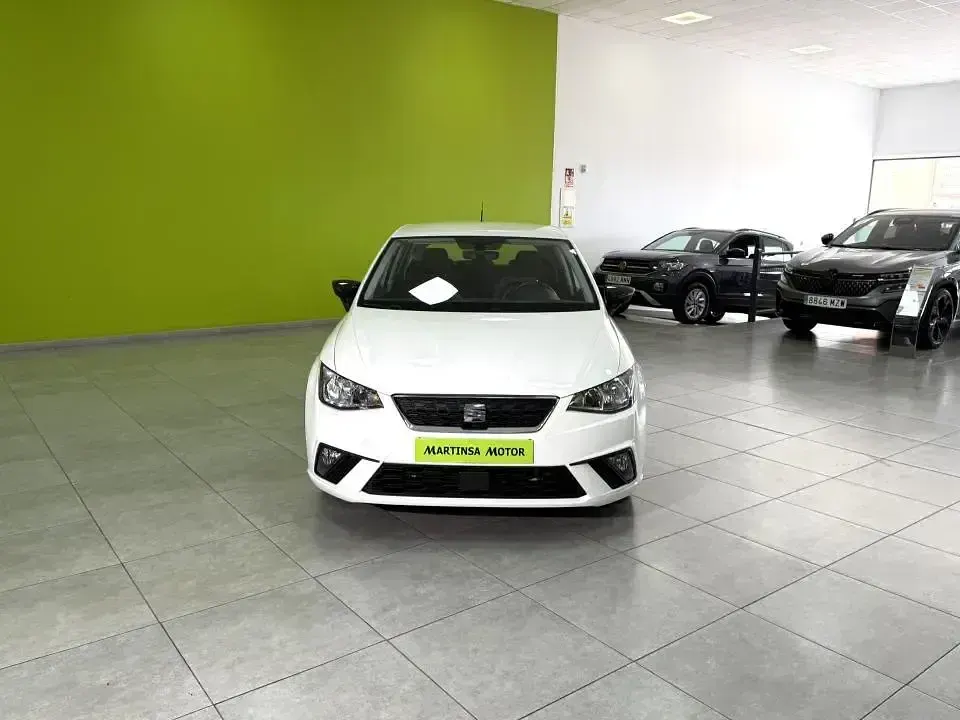 Usado Seat Ibiza Style Plus 95 CV (69 kW) 2020 Blanco Utilitario