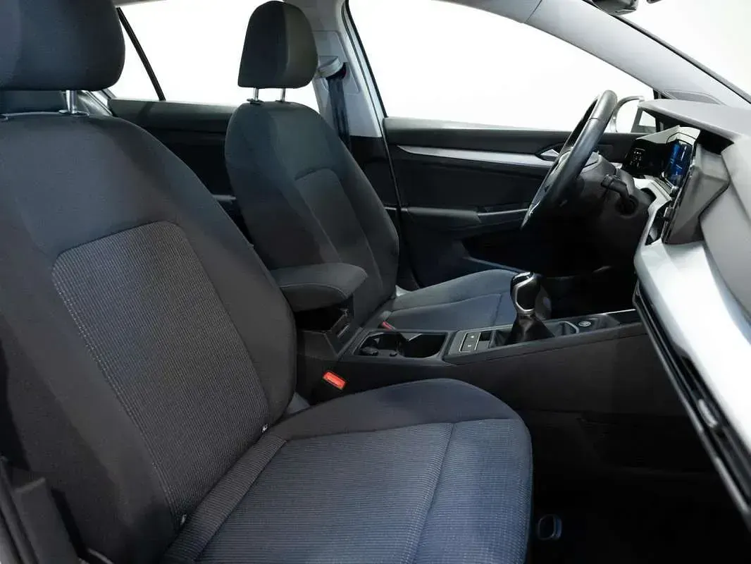 Usado VW Golf VIII Life 116 CV (85 kW) 2021 Blanco Utilitario