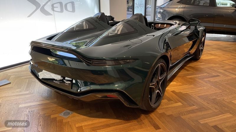Usado Aston Martin V12 Vantage 700 CV (514 kW) 2023 Exposed carbon Coupe
