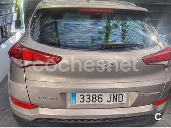Usado Hyundai Tucson 131 CV (96 kW) 2016 Gris / plata SUV