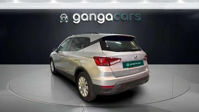 Usado Seat Arona Style 110 CV (80 kW) 2023 Gris SUV
