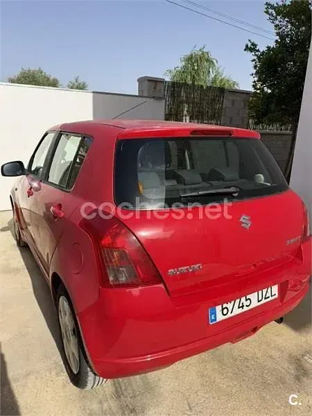 Usado Suzuki Swift GL 92 CV (67 kW) 2006 Rojo Utilitario