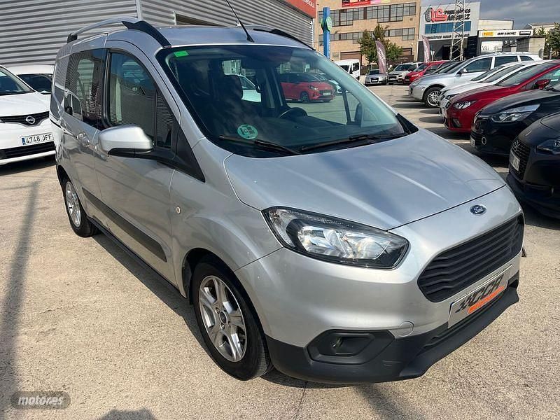 Usado Ford Transit Trend 100 HP (73 kW) 2018 Prateado Van