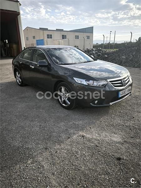 Usado Honda Accord Luxury 150 CV (110 kW) 2013 Gris / plata Berlina