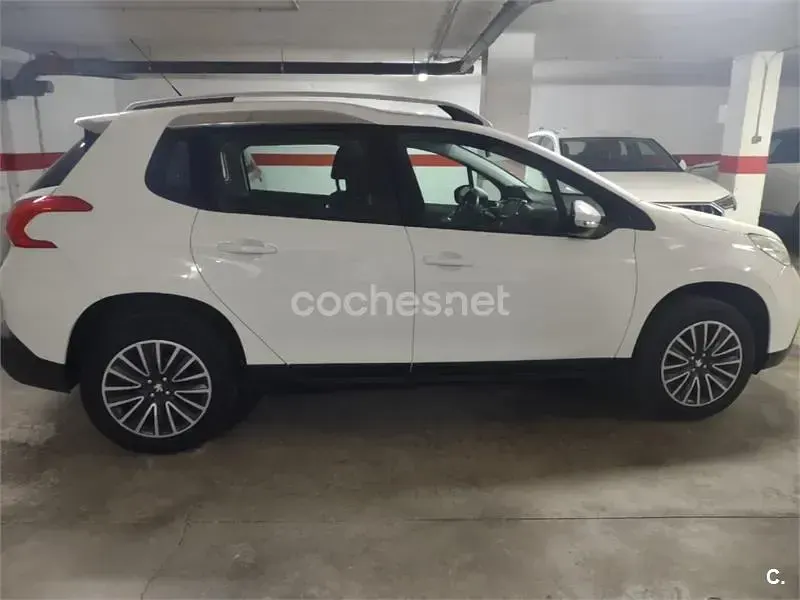 Usado Peugeot 2008 Access 82 CV (60 kW) 2014 Blanco SUV