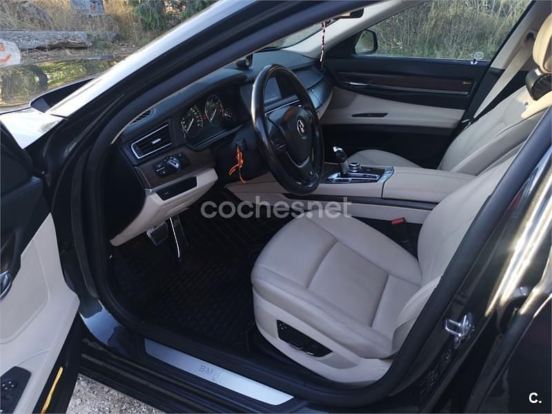 Negro Usado 2011 BMW 730 Berlina | 18.200 € (Precio justo) - Imagen 1/4