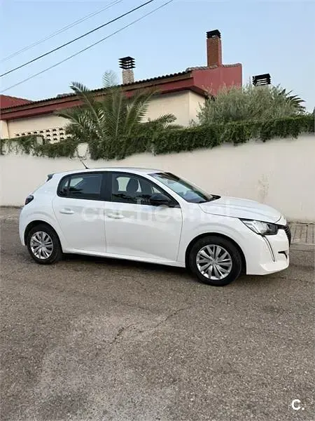 Usado Peugeot 208 Active 100 CV (73 kW) 2022 Blanco Utilitario