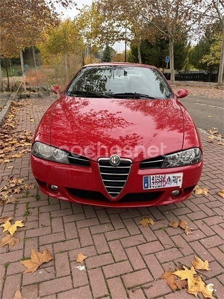 Rojo Usado 2004 Alfa Romeo 156 Distinctive Berlina | 3200 € - Imagen 1/4