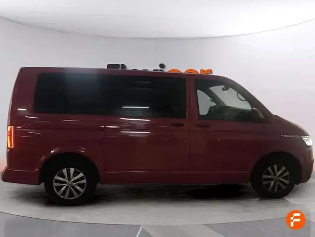 Usado VW Multivan 199 CV (146 kW) 2021 Rojo Monovolumen